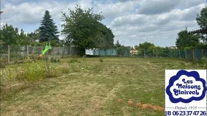 Terrain à bâtir de 683 m² à MONTLHERY (91)